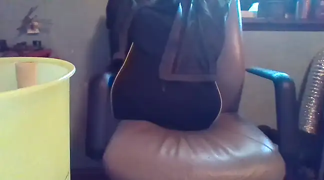 peaches playz online show from March 8, 5:33 pm