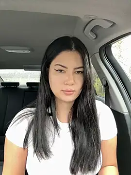 clairewntr online show from December 10, 11:54 am