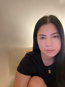 clairewntr online show from December 11, 4:42 pm