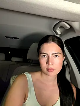 clairewntr online show from October 14, 9:15 pm