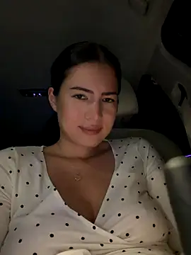 clairewntr online show from October 28, 7:27 pm