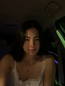 clairewntr online show from February 2, 9:02 pm