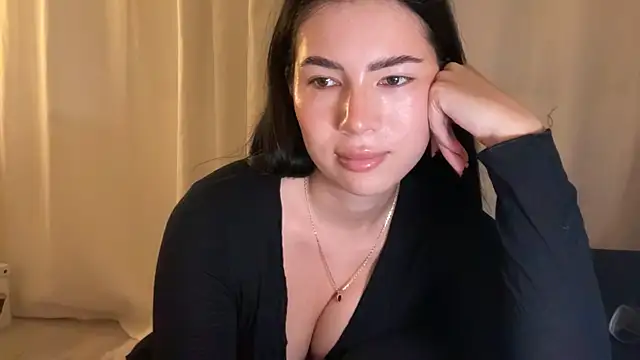 clairewntr online show from February 3, 8:58 pm