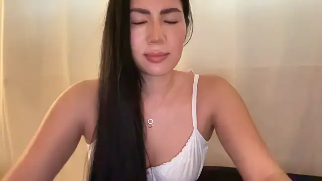 clairewntr online show from March 18, 1:58 pm