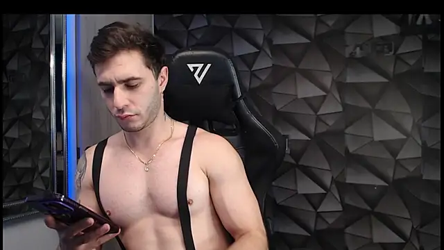 Latino stud4u online show from September 8, 11:59 pm