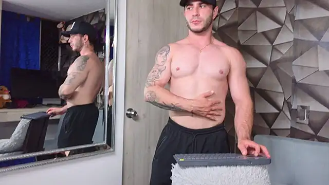 Latino stud4u online show from April 9, 2:55 am