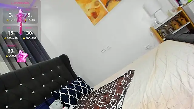 Divine   Eloeura online show from February 25, 6:42 pm