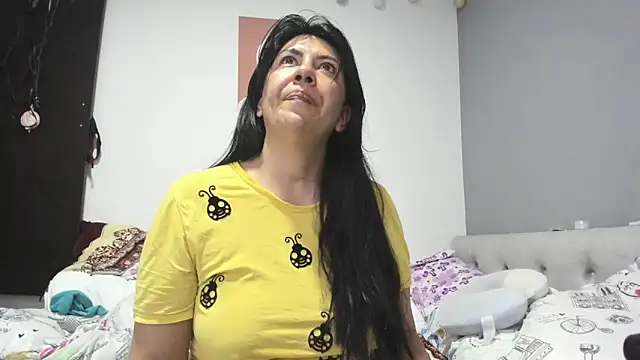 aisha latina online show from December 15, 11:42 pm