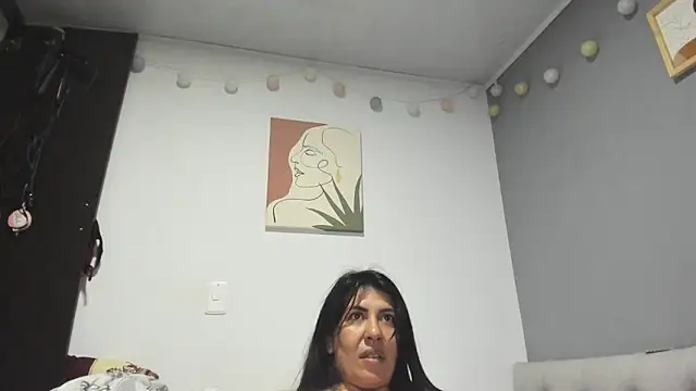 aisha latina online show from December 16, 2:47 am