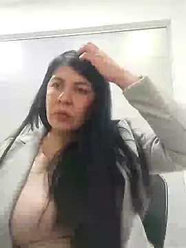 aisha latina online show from January 22, 2:56 pm