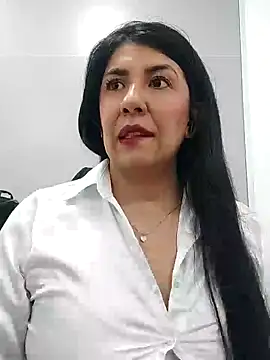 aisha latina online show from January 29, 3:26 pm