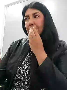 aisha latina online show from February 13, 3:03 pm