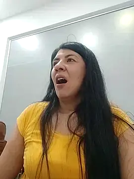 aisha latina online show from March 3, 3:31 pm