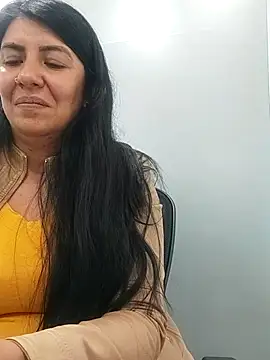 aisha latina online show from March 3, 6:33 pm