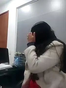 aisha latina online show from September 18, 2:30 pm