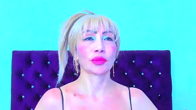 Snapshot of almabeckelt chatting on September 25, 9:29 pm almabeckelt online show from September 25, 9:29 pm