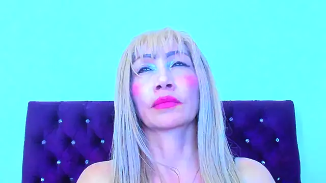 Snapshot of almabeckelt chatting on October 11, 8:07 pm almabeckelt online show from October 11, 8:07 pm