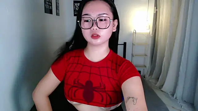 Snapshot of Vivorey_Leighn chatting on July 6, 9:06 pm Vivorey Leighn online show from July 6, 9:06 pm
