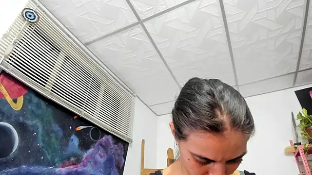 Snapshot of mariecam420 chatting on June 10, 2:01 am mariecam420 online show from June 10, 2:01 am