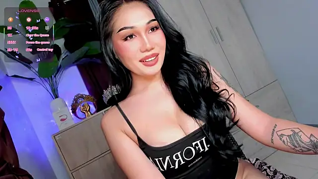 Snapshot of Icon1c_LiLy chatting on May 10, 8:19 am Icon1c LiLy online show from May 10, 8:19 am