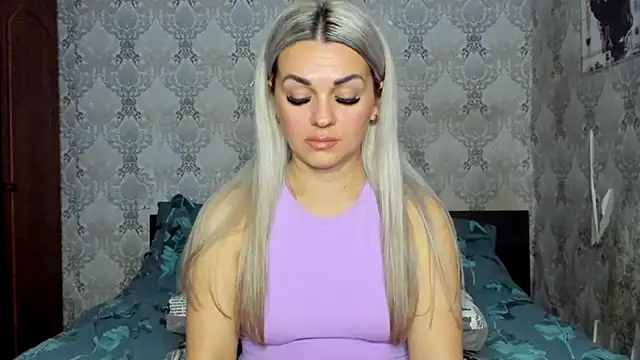 Snapshot of NicoletMoore chatting on January 13, 11:27 pm NicoletMoore online show from January 13, 11:27 pm