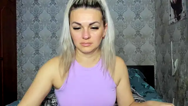 Snapshot of NicoletMoore chatting on January 17, 11:40 pm NicoletMoore online show from January 17, 11:40 pm