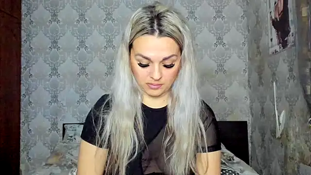 Snapshot of NicoletMoore chatting on February 6, 8:23 pm NicoletMoore online show from February 6, 8:23 pm