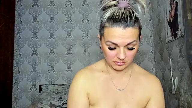 Snapshot of NicoletMoore chatting on February 18, 11:30 pm NicoletMoore online show from February 18, 11:30 pm