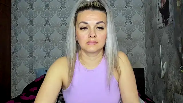 Snapshot of NicoletMoore chatting on March 13, 11:27 pm NicoletMoore online show from March 13, 11:27 pm