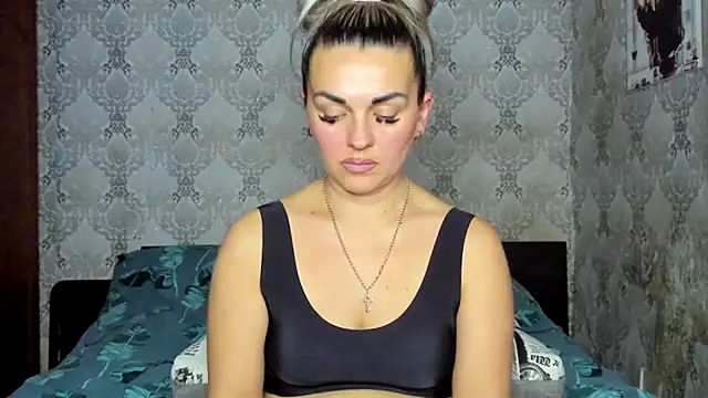 Snapshot of NicoletMoore chatting on December 17, 8:37 pm NicoletMoore online show from December 17, 8:37 pm