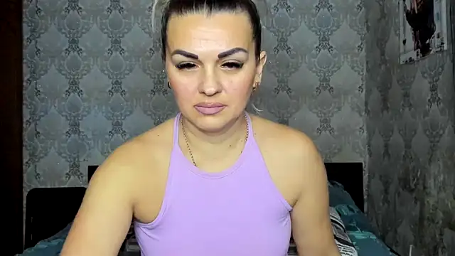 Snapshot of NicoletMoore chatting on January 9, 8:32 pm NicoletMoore online show from January 9, 8:32 pm