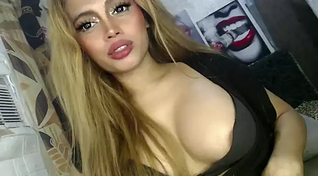 Snapshot of barbie_ivana chatting on February 10, 4:52 am barbie ivana online show from February 10, 4:52 am