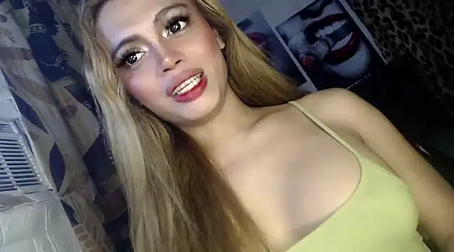 Snapshot of barbie_ivana chatting on February 15, 10:00 am barbie ivana online show from February 15, 10:00 am