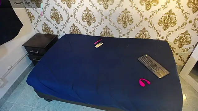 Snapshot of KARATIBBY_COX chatting on March 4, 12:11 pm KARATIBBY COX online show from March 4, 12:11 pm