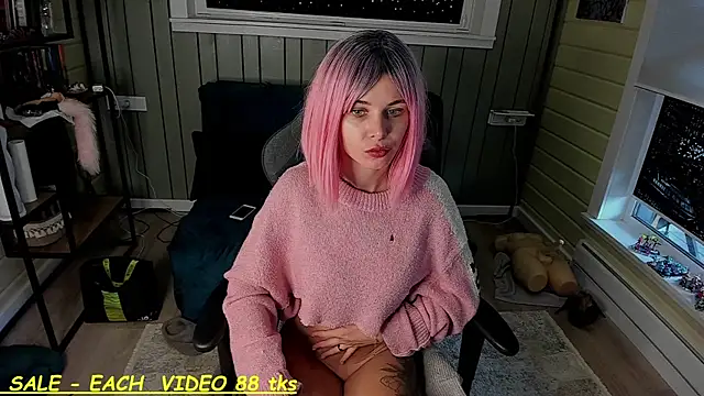 SandyChris online show from October 5, 9:40 am