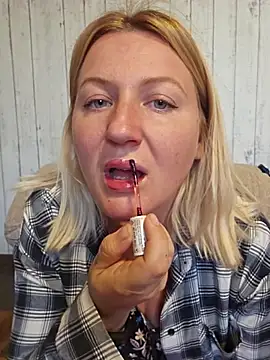 Snapshot of Marushka chatting on September 24, 4:10 pm Marushka online show from September 24, 4:10 pm
