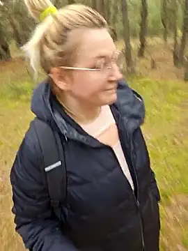 Snapshot of Marushka chatting on October 24, 8:11 am Marushka online show from October 24, 8:11 am
