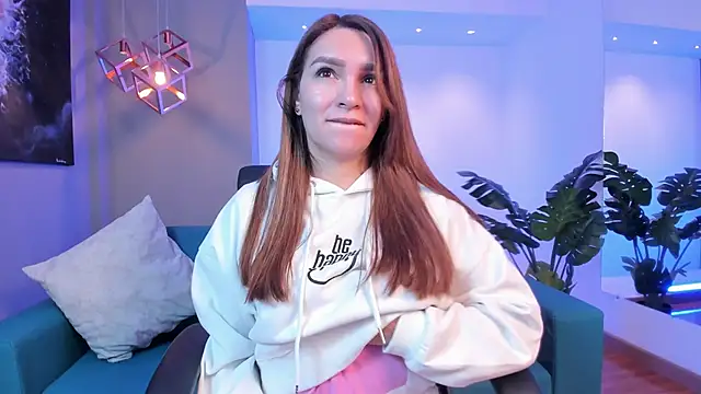 miataylorr1 online show from November 22, 11:42 am