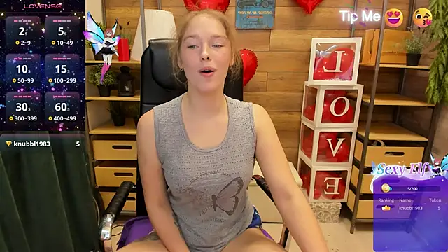 Snapshot of _fiona_Love chatting on March 5, 9:04 pm  fiona Love online show from March 5, 9:04 pm
