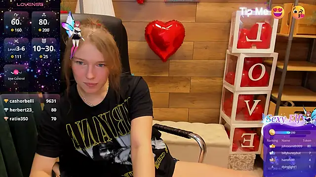 Snapshot of _fiona_Love chatting on March 11, 4:21 am  fiona Love online show from March 11, 4:21 am