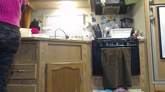 Snapshot of sexyinpantyhose chatting on February 22, 9:34 am sexyinpantyhose online show from February 22, 9:34 am