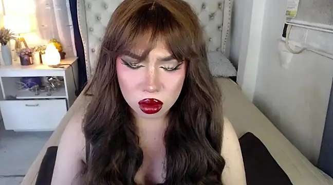 Snapshot of RebecaNextToYou chatting on December 15, 8:25 pm RebecaNextToYou online show from December 15, 8:25 pm