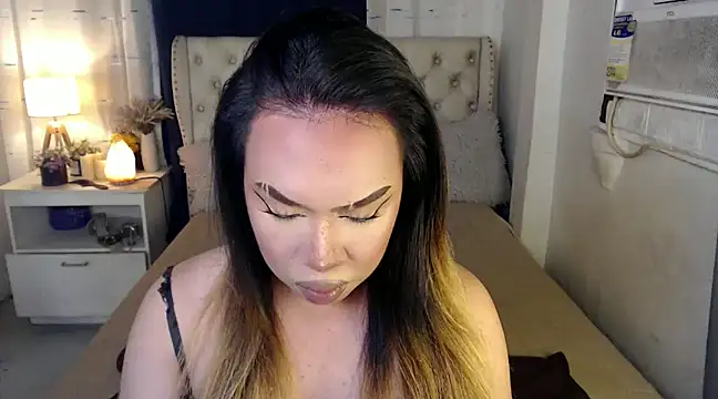 Snapshot of RebecaNextToYou chatting on January 11, 8:21 pm RebecaNextToYou online show from January 11, 8:21 pm