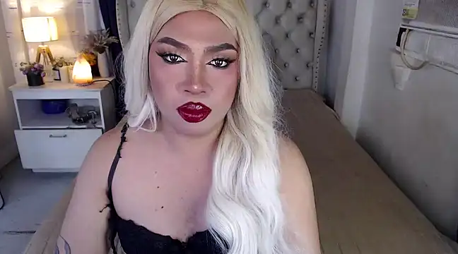 Snapshot of RebecaNextToYou chatting on January 12, 8:03 pm RebecaNextToYou online show from January 12, 8:03 pm