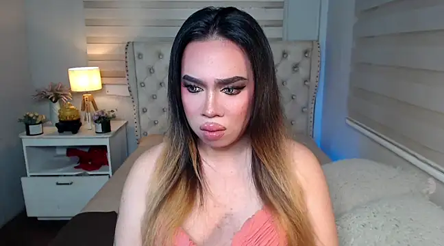 Snapshot of RebecaNextToYou chatting on February 12, 8:40 pm RebecaNextToYou online show from February 12, 8:40 pm