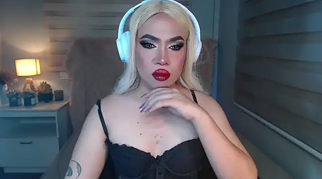 Snapshot of RebecaNextToYou chatting on March 7, 5:28 pm RebecaNextToYou online show from March 7, 5:28 pm
