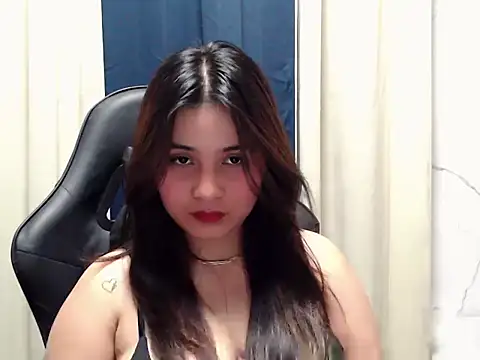 Snapshot of _Bellatrixy_ chatting on April 12, 2:44 pm Bellatrixy online show from April 12, 2:44 pm