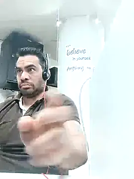 javiermarval83 online show from March 11, 6:08 pm