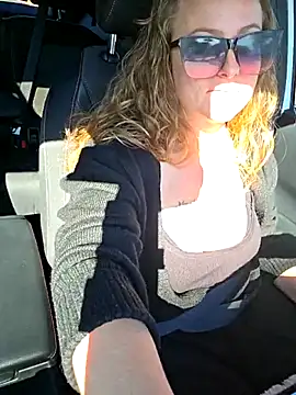 julimonroe online show from October 24, 4:47 pm