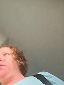 Snapshot of julimonroe chatting on May 25, 1:28 pm julimonroe online show from May 25, 1:28 pm